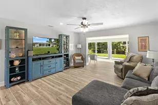 11286 W Bayshore Dr, Crystal River, FL 34429 - Photo 1