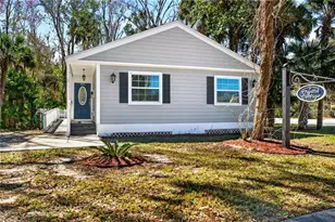 110 NE Crystal St, Crystal River, FL 34428 - Photo 1