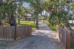 1326 S Estuary Dr, Crystal River, FL 34429 - Photo 8