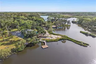 1326 S Estuary Dr, Crystal River, FL 34429 - Photo 1