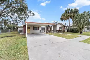 512 SE Paradise Point Rd, Crystal River, FL 34429 - Photo 4