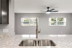 512 SE Paradise Point Rd, Crystal River, FL 34429 - Photo 34