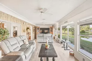 928 S Shad Terrace, Inverness, FL 34450 - Photo 8