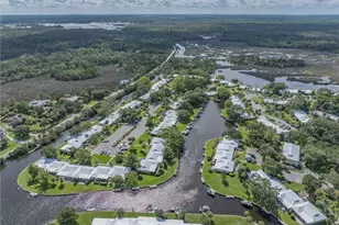 11261 W Bayshore Dr, Crystal River, FL 34429 - Photo 14