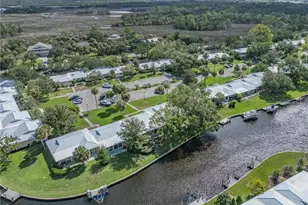 11261 W Bayshore Dr, Crystal River, FL 34429 - Photo 12