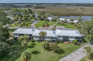 11543 W Bayshore Dr, Crystal River, FL 34429 - Photo 18