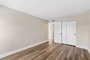 225 Country Club Dr, Largo, FL 33771 - Photo 20