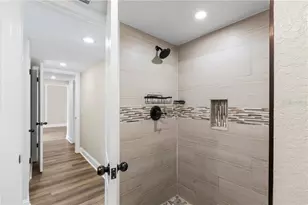 225 Country Club Dr, Largo, FL 33771 - Photo 18