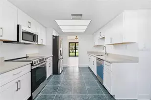 11555 W Bayshore Dr, Crystal River, FL 34429 - Photo 10