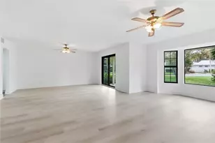 11555 W Bayshore Dr, Crystal River, FL 34429 - Photo 14