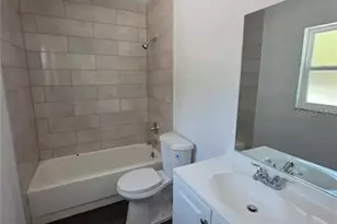 645 NE 10th St, Crystal River, FL 34428 - Photo 2