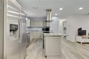 4081 N Holiday Dr, Crystal River, FL 34428 - Photo 14