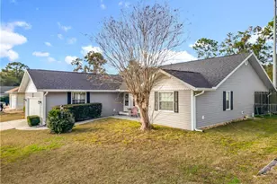 421 W Blueflax Ct, Beverly Hills, FL 34465 - Photo 2