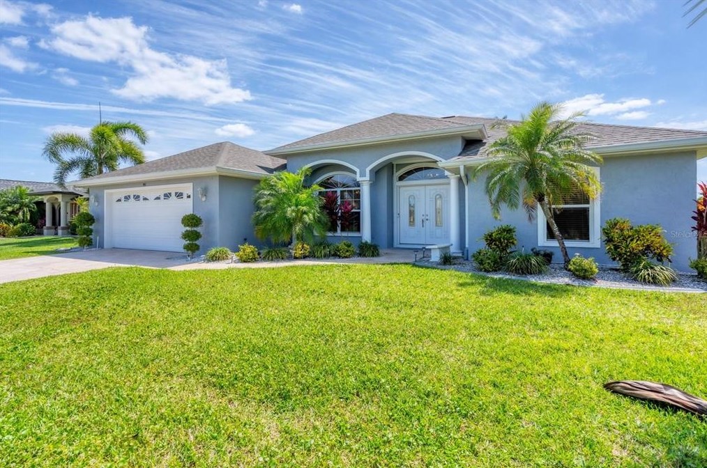991 Rotonda Cir, Placida, FL 33947