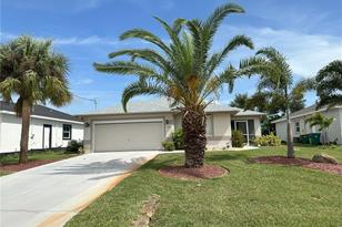 107 Cottage Pl, Rotonda West, FL 33947 - Photo 1