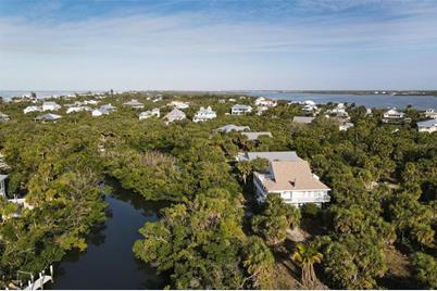 21 Bayshore Circle, Placida, FL 33946 - Photo 14