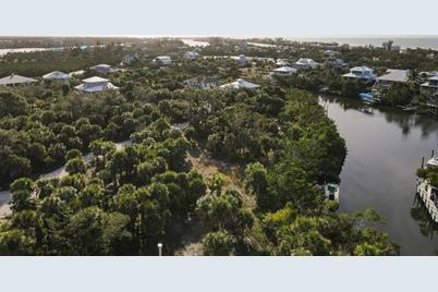 21 Bayshore Circle, Placida, FL 33946 - Photo 2