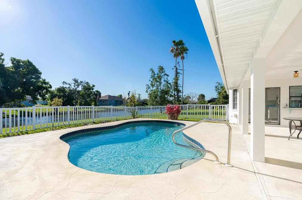 11 Bunker Ct, Placida, FL 33947