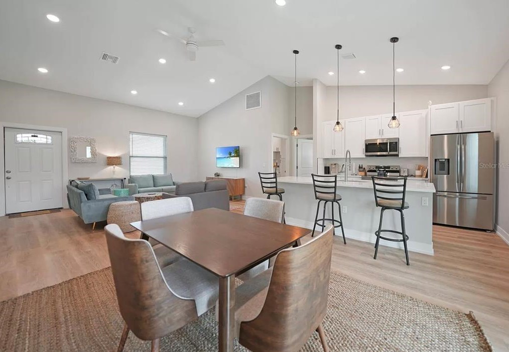 105 Cottage Pl, Placida, FL 33947