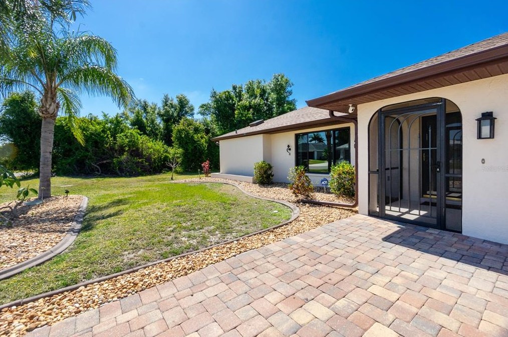 26081 Ancuda Dr, Punta Gorda, FL 33983-5636