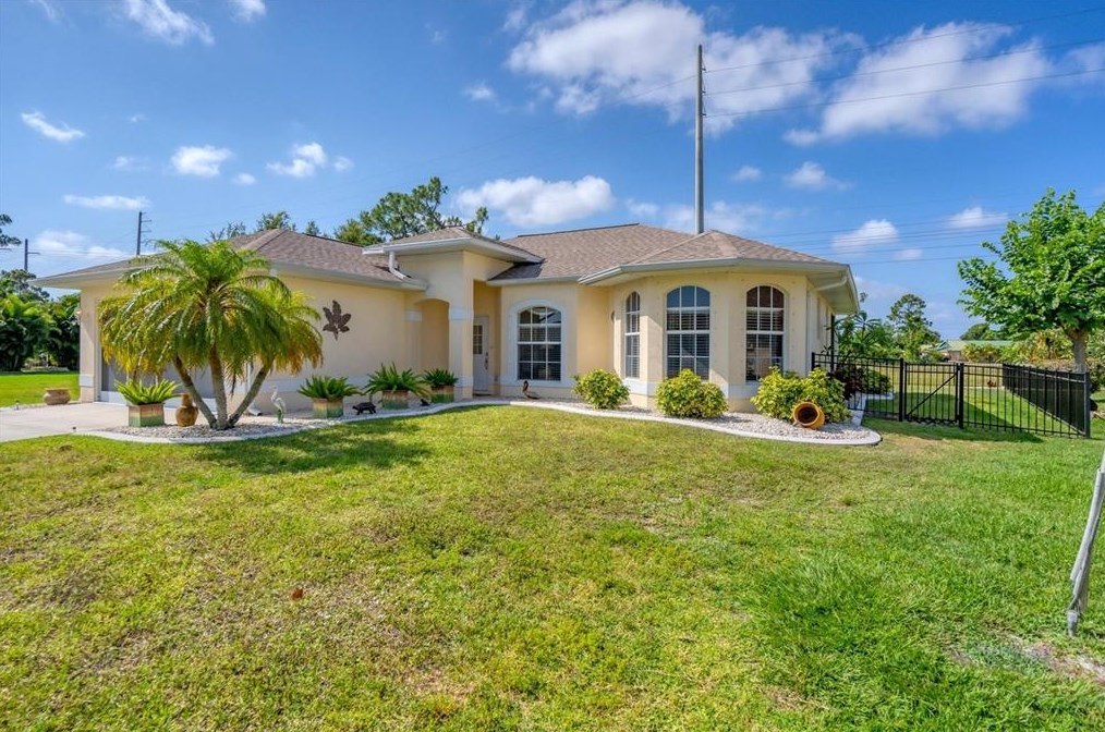25632 Aysen Dr, Punta Gorda, FL 33983