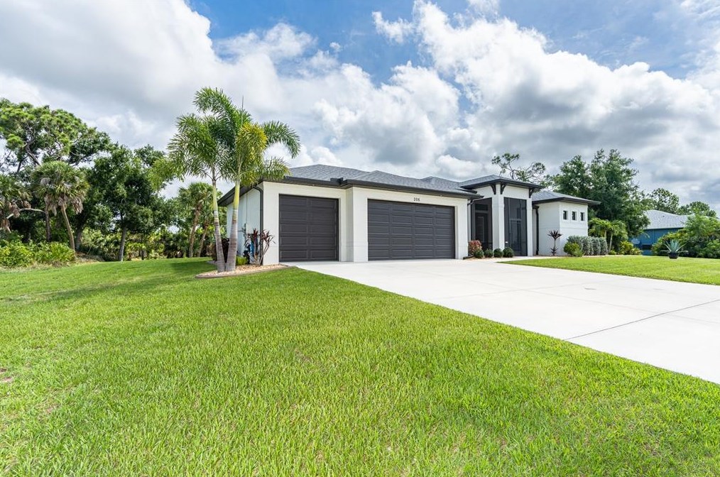 206 Baytree Dr, Placida, FL 33947