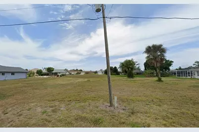 17 Fairway Road, Rotonda West, FL 33947 - Photo 2