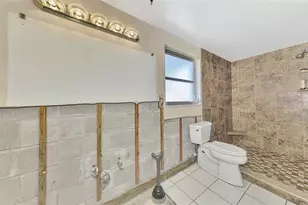 105 Crestview Dr, Englewood, FL 34223 - Photo 48