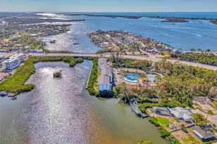 105 Crestview Dr, Englewood, FL 34223 - Photo 12