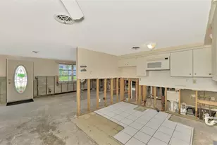 105 Crestview Dr, Englewood, FL 34223 - Photo 42