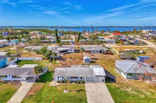 105 Crestview Dr, Englewood, FL 34223 - Photo 24