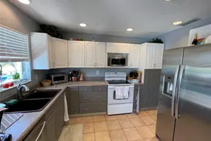 9 Annapolis Ln, Rotonda West, FL 33947 - Photo 6