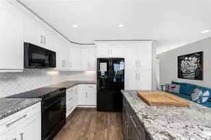 8013 Bay Pointe Dr, Englewood, FL 34224 - Photo 12