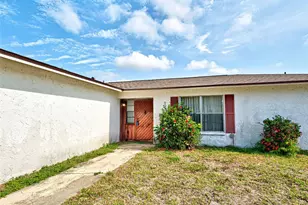 914 E 2nd St, Englewood, FL 34223 - Photo 2