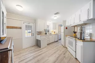 61 S Easter Island Cir, Englewood, FL 34223 - Photo 10