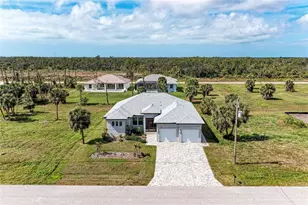 237 W Pine Valley Ln, Rotonda West, FL 33947 - Photo 8