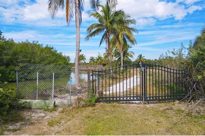 8040 Bocilla Drive, Placida, FL 33946 - Photo 10