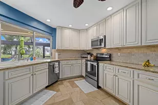 414 Devonshire Ln, Venice, FL 34293 - Photo 16