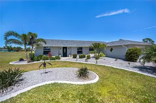 62 Oakland Hills Pl, Rotonda West, FL 33947 - Photo 2