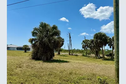 241 W Pine Valley Lane, Rotonda West, FL 33947 - Photo 4