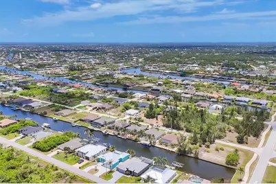 8400 Antwerp Circle, Port Charlotte, FL 33981 - Photo 52