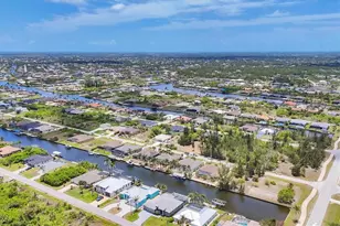 8400 Antwerp Cir, Port Charlotte, FL 33981 - Photo 52