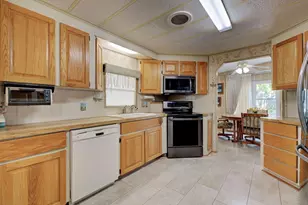 141 N Fiji Cir, Englewood, FL 34223 - Photo 8