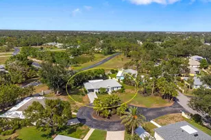 1 Curacao Cir, Englewood, FL 34223 - Photo 2