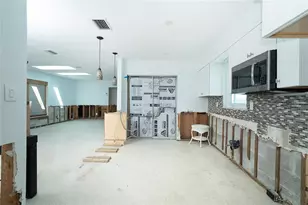 4093 Pelican Shores Cir, Englewood, FL 34223 - Photo 8