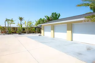 2060 Oyster Creek Dr, Englewood, FL 34224 - Photo 80