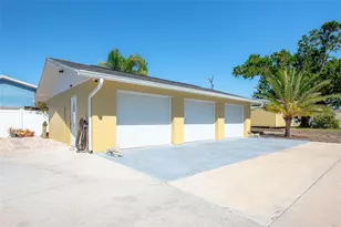 2060 Oyster Creek Dr, Englewood, FL 34224 - Photo 78