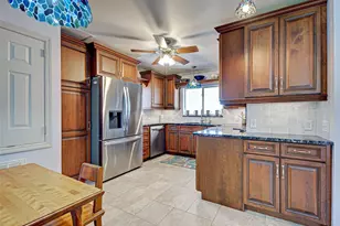 1605 Manor Rd, Englewood, FL 34223 - Photo 10