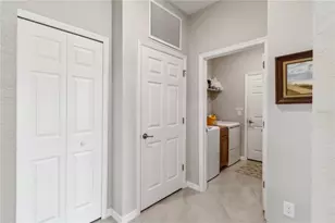 24028 Canterwood Wy, Venice, FL 34293 - Photo 32