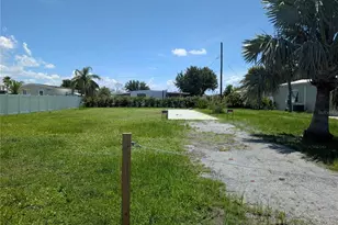 273 Via Deluna, Englewood, FL 34224 - Photo 1